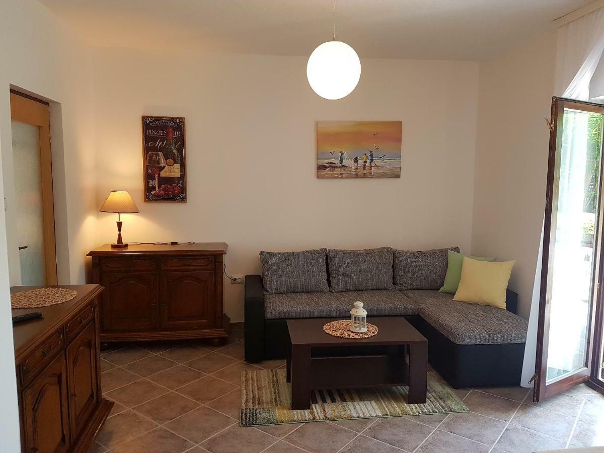 Apartment Sena 2 Привлака Экстерьер фото